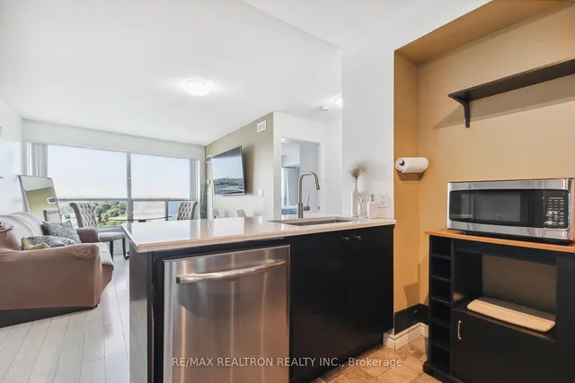 Additional image 12 of 36 Lee Centre Dr Unit 915