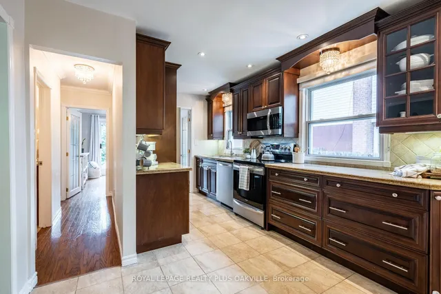 Additional image 15 of 548 Regina Dr