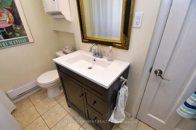 Additional image 32 of 45 Maplewood Ave