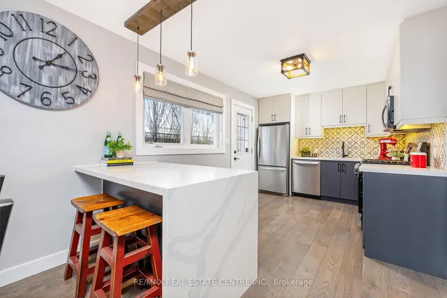 Additional image 15 of 390 Woodward Ave