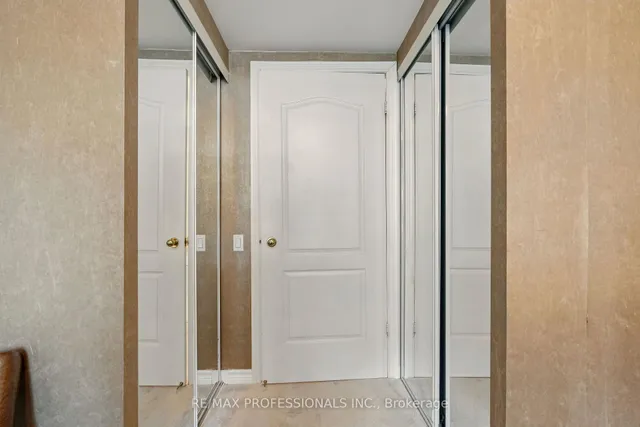 Additional image 31 of 18 William Carson Cres Unit 111