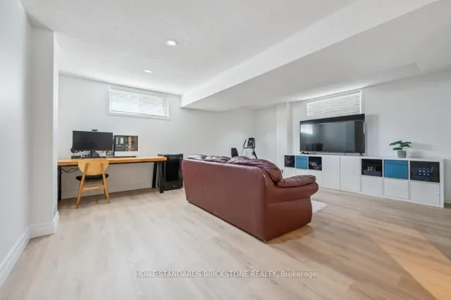 Additional image 26 of 67 Cotton Grass St