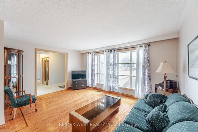 Additional image 6 of 94 Windhill Cres