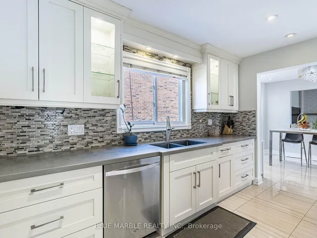 Additional image 18 of 5242 Micmac Cres