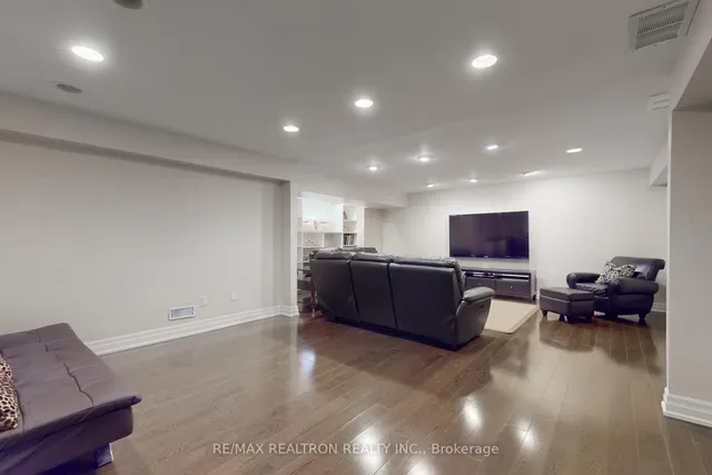 Additional image 34 of 4 Zaharias Crt