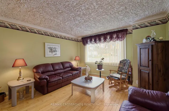 Additional image 7 of 1310 Victoria Park Ave