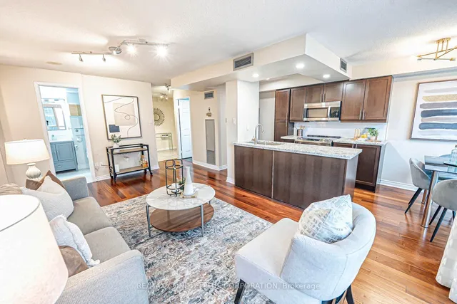 Additional image 2 of 736 Bay St Unit 1810