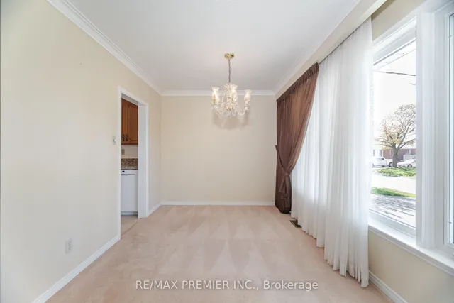 Additional image 12 of 32 Edgemont Dr