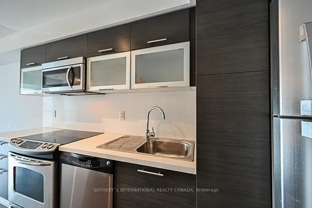 Additional image 8 of 386 Yonge St Unit 1021