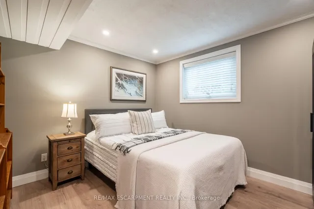 Additional image 32 of 13 Woodend Dr