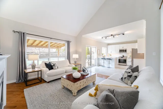 Additional image 18 of 1046 Holdsworth Cres