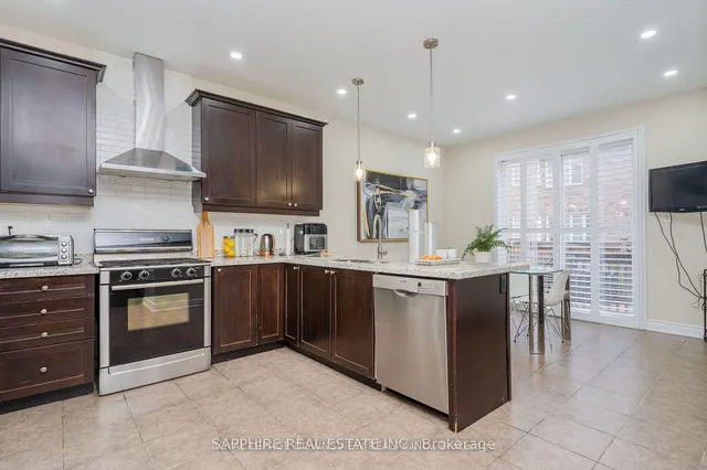 Additional image 9 of 550 Lear Gate