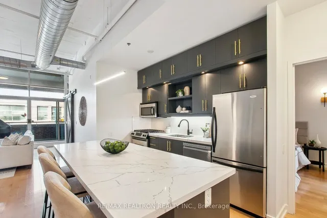 Additional image 4 of 233 Carlaw Ave Unit 205