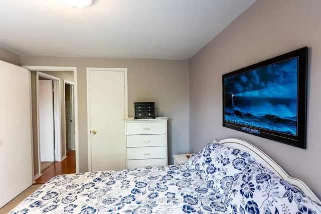 Additional image 37 of 405 Hyacinthe Blvd Unit 83