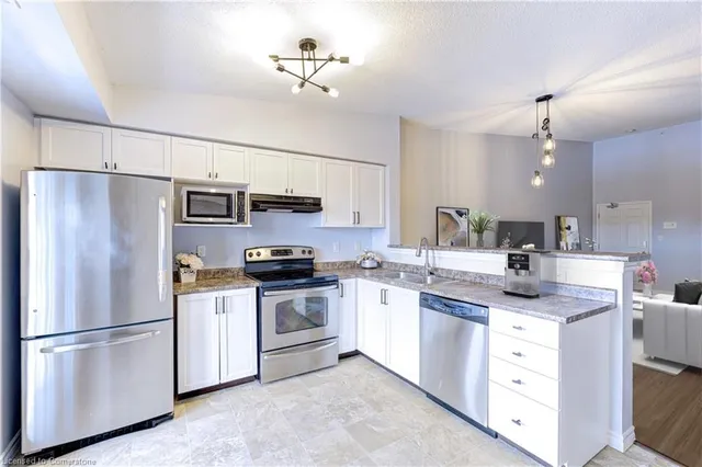 Additional image 5 of St