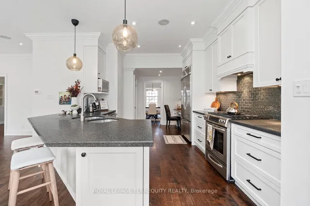 Additional image 17 of 33 Queen Marys Dr