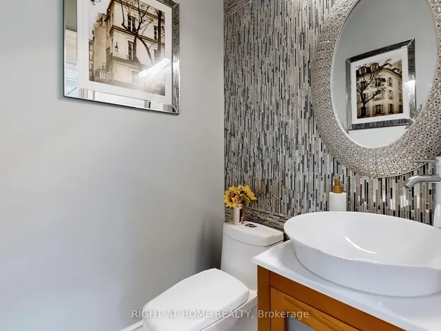 Additional image 16 of 1504 Pinery Cres