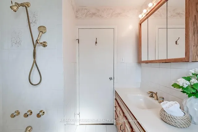 Additional image 26 of 363 East Side Cres