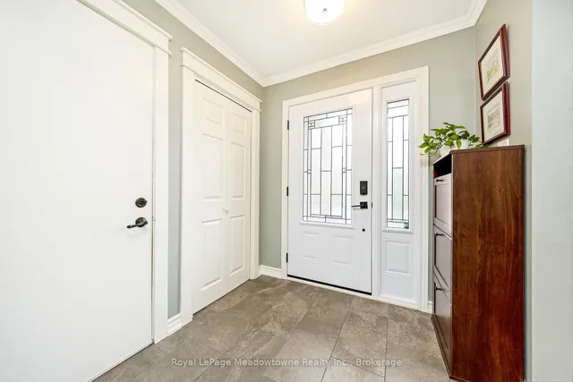 Additional image 9 of 738 Robertson Cres