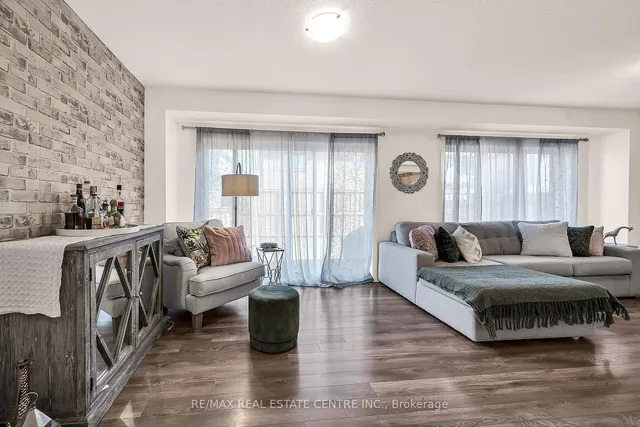 Additional image 15 of 18 Scarletwood St