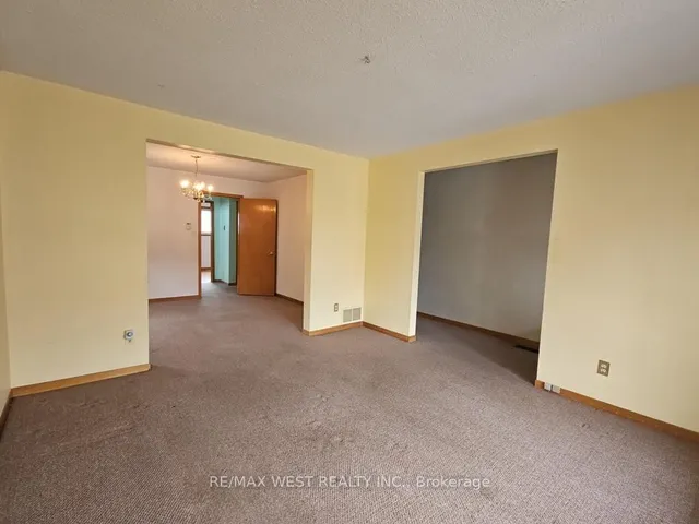 Additional image 3 of 385 Kipling Ave