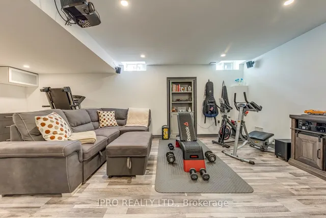 Additional image 34 of 11 Trentonian St