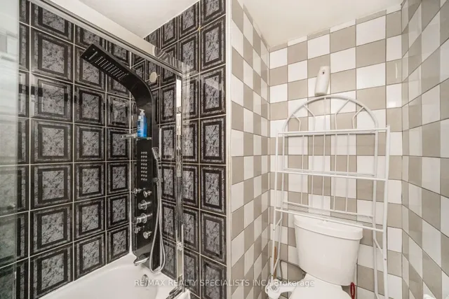 Additional image 26 of 144 Fleetwood Cres