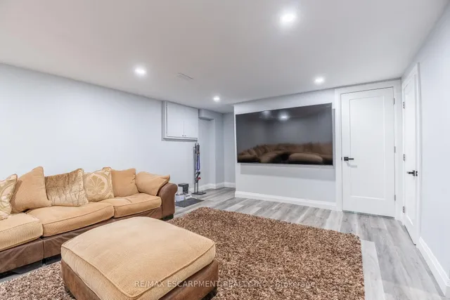 Additional image 33 of 1101 Highland St