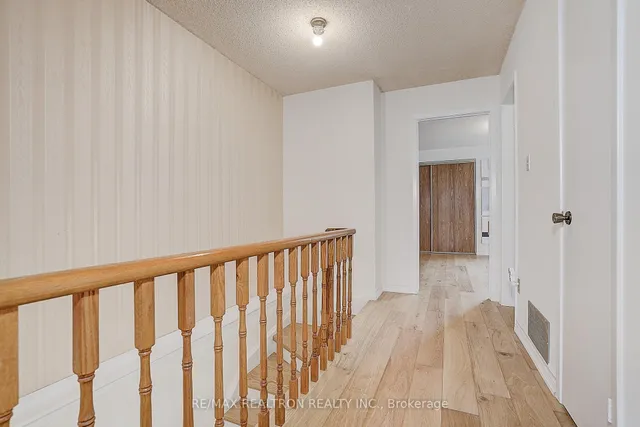 Additional image 22 of 82 Carnival Crt