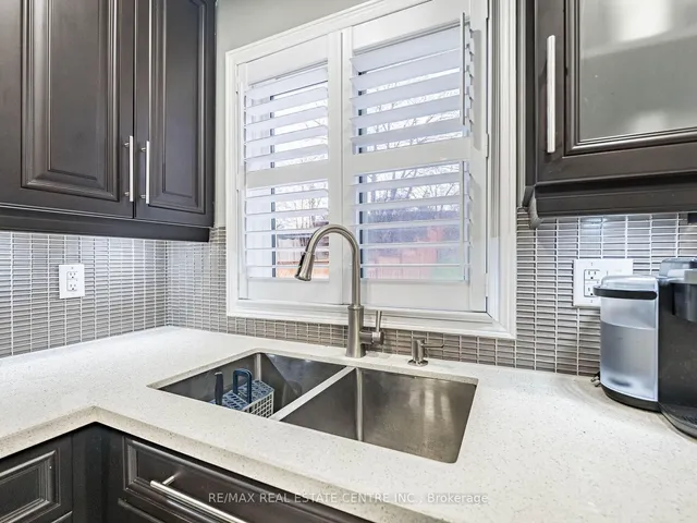 Additional image 17 of 4 Lord Simcoe Dr