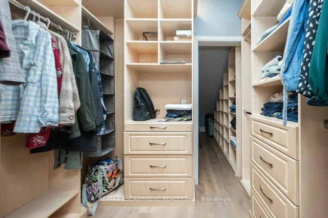 Additional image 30 of 820 Cosburn Ave