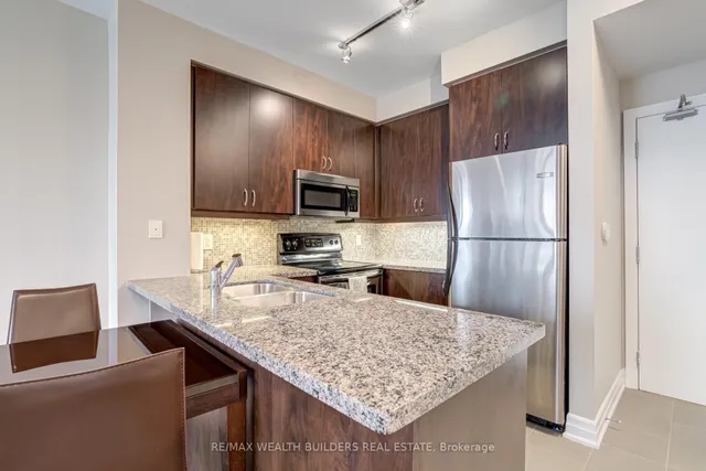 Additional image 4 of 500 St Clair Ave Unit 904