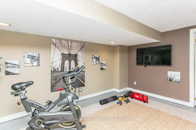 Additional image 29 of 235 Fergus Ave