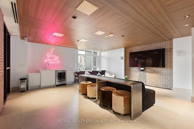 Additional image 21 of 600 North Service Rd Unit 619