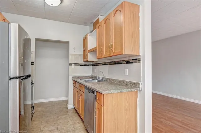 Additional image 16 of 29 West Ave Unit 102