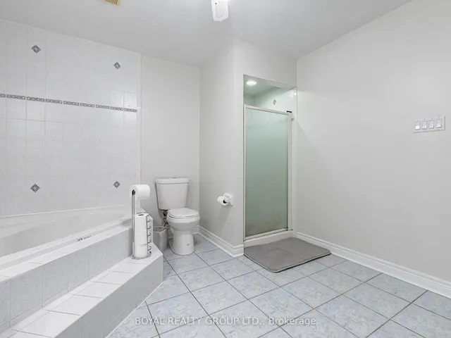 Additional image 28 of 13 Crevice Gate