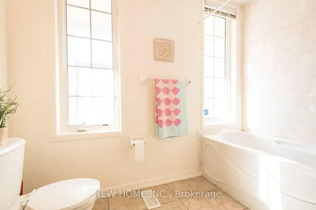 Additional image 7 of 31 Leitch Ave