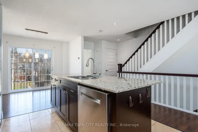 Additional image 13 of 45 Woolwich St