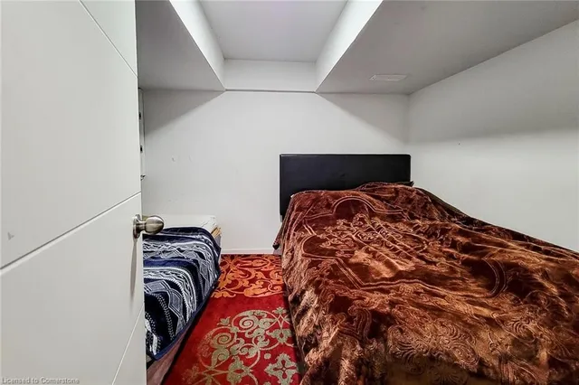 Additional image 31 of 698 Upper Sherman Ave