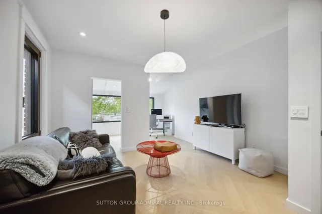 Additional image 24 of 427 Annette St