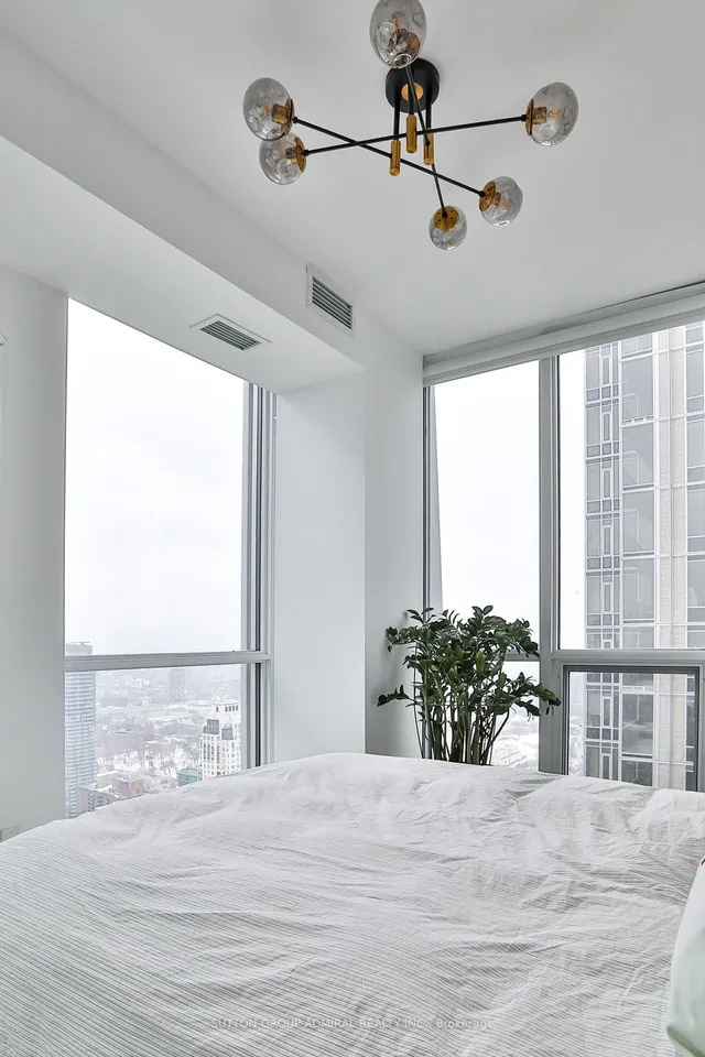 Additional image 30 of 1 Yorkville Ave Unit 4902