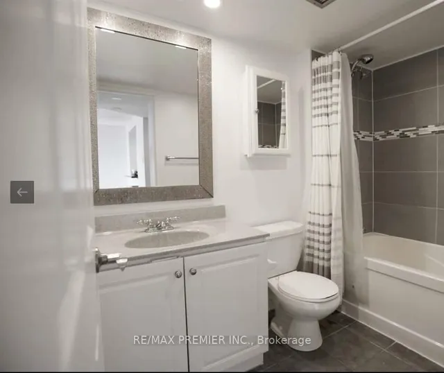 Additional image 5 of 725 King St Unit 604