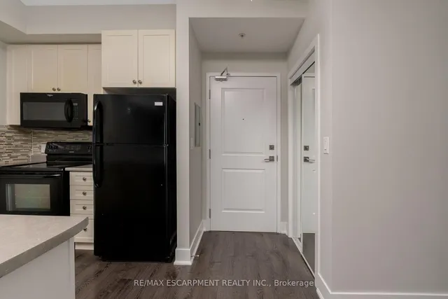 Additional image 6 of 5020 Corporate Dr Unit 301