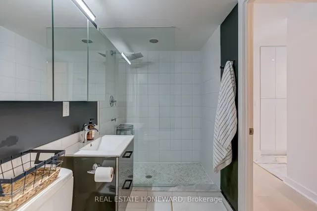 Additional image 23 of 255 Richmond St Unit 1004