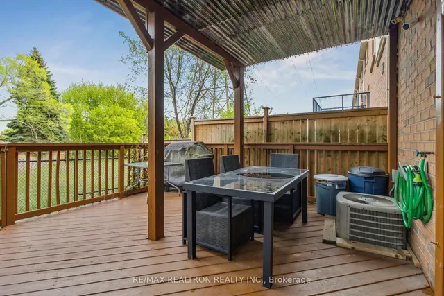 Additional image 39 of 33 Pidgeon St