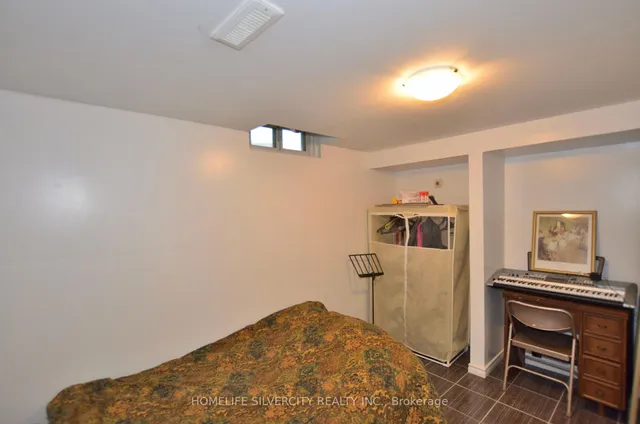 Additional image 46 of 35 Geneva Cres