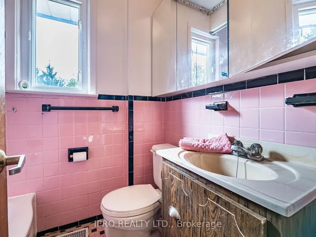 Additional image 33 of 43 Heman St