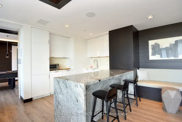 Additional image 37 of 2025 Maria St Unit 1006