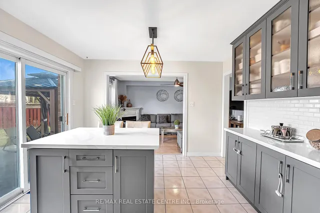 Additional image 18 of 26 Hefferon Crt