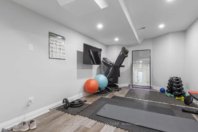 Additional image 35 of 862 Whaley Way